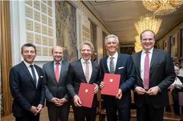 Südtirol hat ersten Kammersänger  - Landesrat Achammer gratuliert