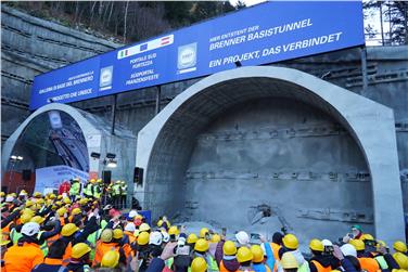 BBT-Südportal durchstochen - LH Kompatscher: Wieder ein Stück weiter