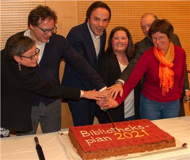 Bibliotheken schaffen Kultur: LR Achammer stellt Bibliotheksplan vor