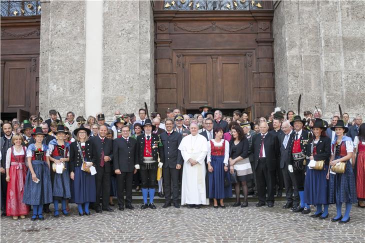 Verdiente Südtiroler von LH Kompatscher und LH Platter geehrt