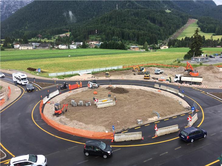 Dobbiaco, pronte le due nuove rotatorie sulla statale della Pusteria