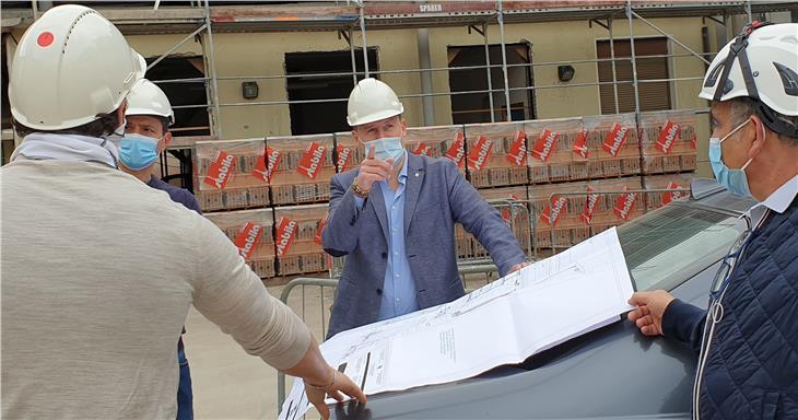 Neustart im Bauwesen: Arbeiten an Schulbaustellen gehen weiter