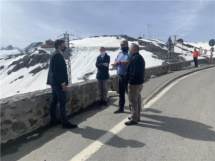 Concluso lo sgombero neve sullo Stelvio, altri passi pronti a riaprire