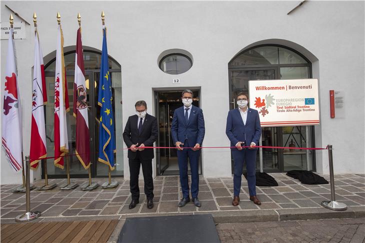 Inaugurata la nuova sede dell’Euregio nella Casa della Pesa