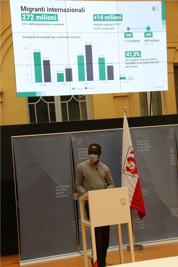 Jahrbuch zur Einwanderung 2020 vorgestellt