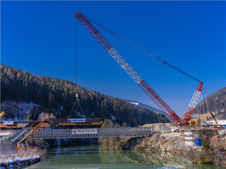 Entrada dla Val Badia: Istalaziun dl toch dl punt sura le rü y le lech