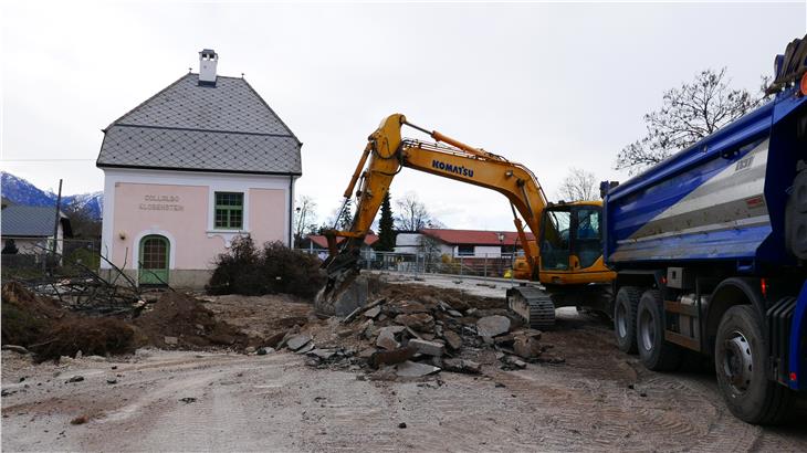 Bahnhofsvorplatz Klobenstein wird neu gestaltet