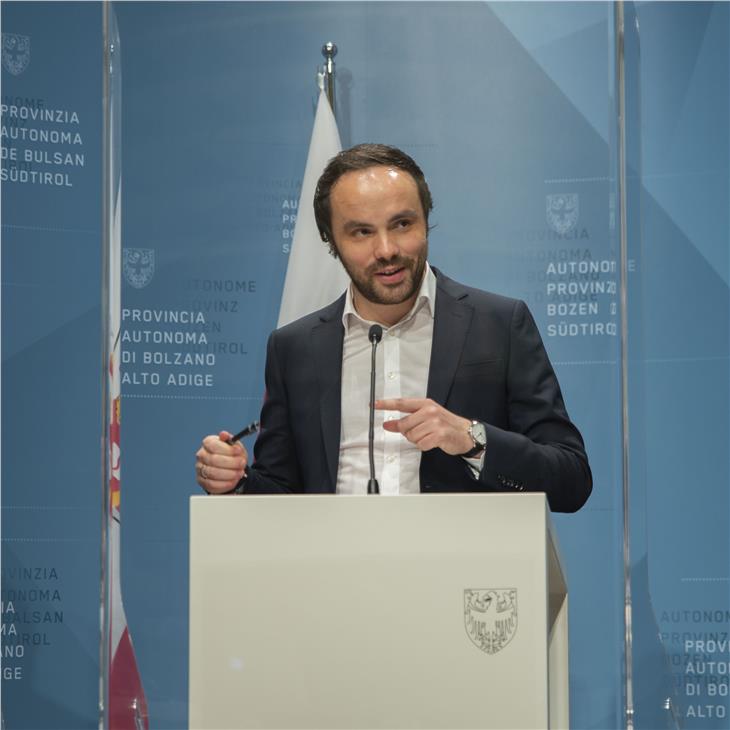 Cultura: Nü miliuns de euro por pié indô ia