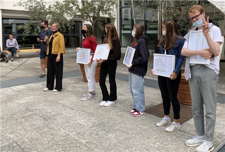 Volksmusik: Schüler gestalten Logo für Übern Zaun g’schaut