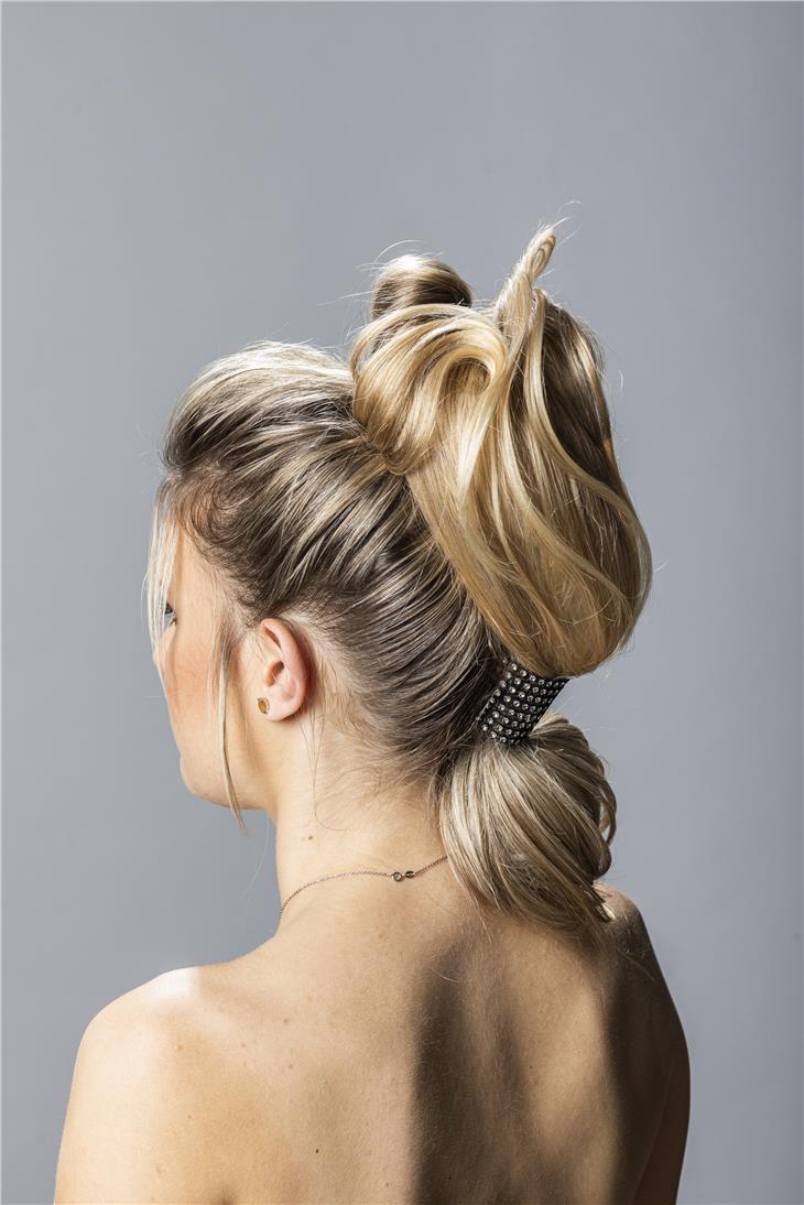 Friseurinnen bestehen praktische Meisterprüfung