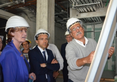 Krankenhaus Bozen: LR Tommasini und Stocker begutachten Baufortschritt