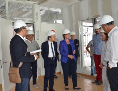 Krankenhaus Bozen: LR Tommasini und Stocker begutachten Baufortschritt