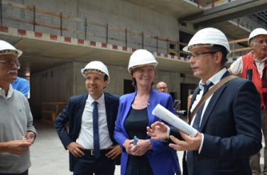 Krankenhaus Bozen: LR Tommasini und Stocker begutachten Baufortschritt