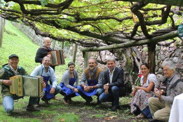 Wimmfest bei der weltweit größten und ältesten Rebe