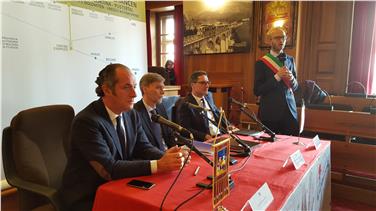 Zugverbindung Pustertal – Cadore: Delrio, Kompatscher und Zaia in Cortina 