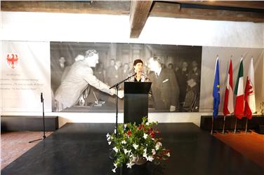 Tag der Autonomie (1/4): Kontroverse Standpunkte über Geschichte