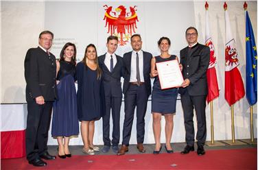 Verdienstkreuzverleihung: Ehrenamt als Kitt der Gesellschaft