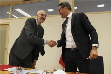 LH Kompatscher unterzeichnet in Rom Abkommen mit Post          