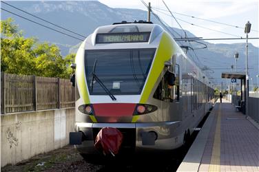 Bahnlinie Bozen-Meran auf Barrierefreiheit überprüft