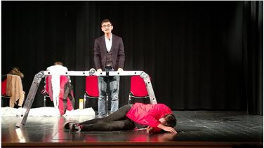Theater zum Nachdenken an Südtirols Schulen