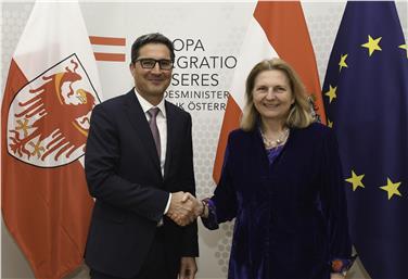 LH Kompatscher bei Ministerin Kneissl: Doppelstaatsbürgerschaft
