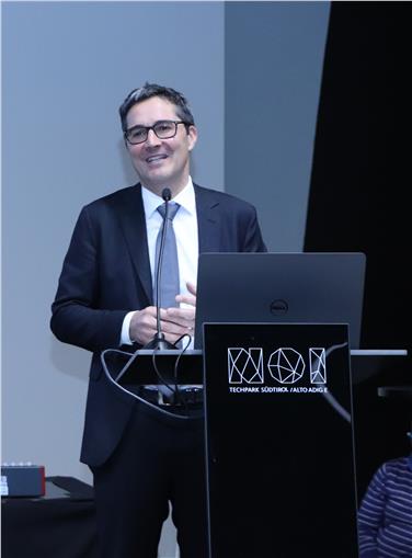 Consegnato il Premio per la ricerca a Christian Fuchsberger